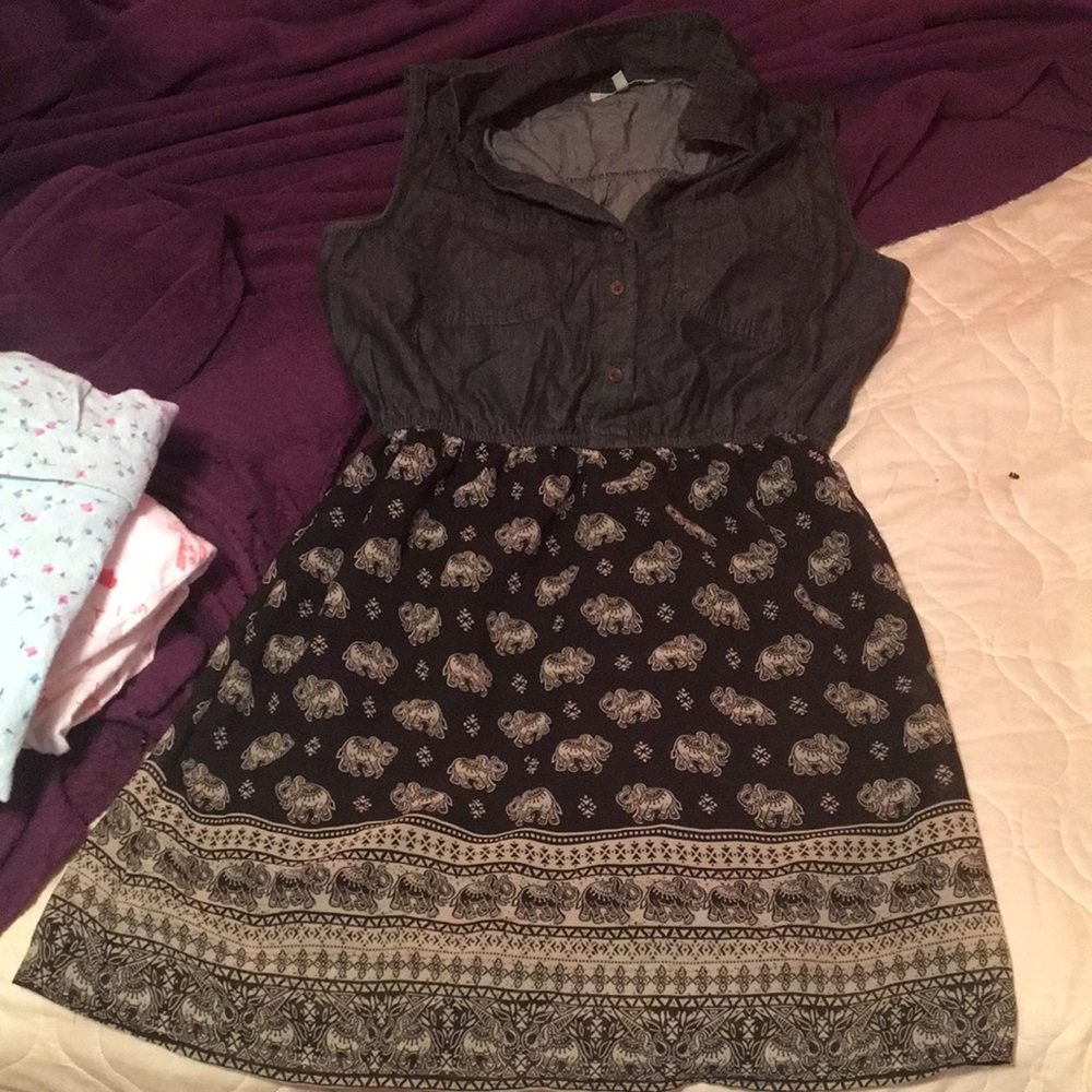 A black and gray